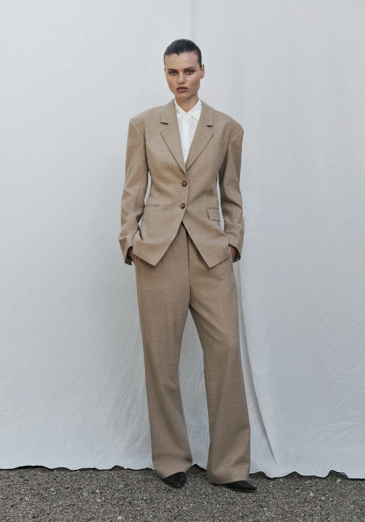 Hemsworth Trouser in Camel - Image 3