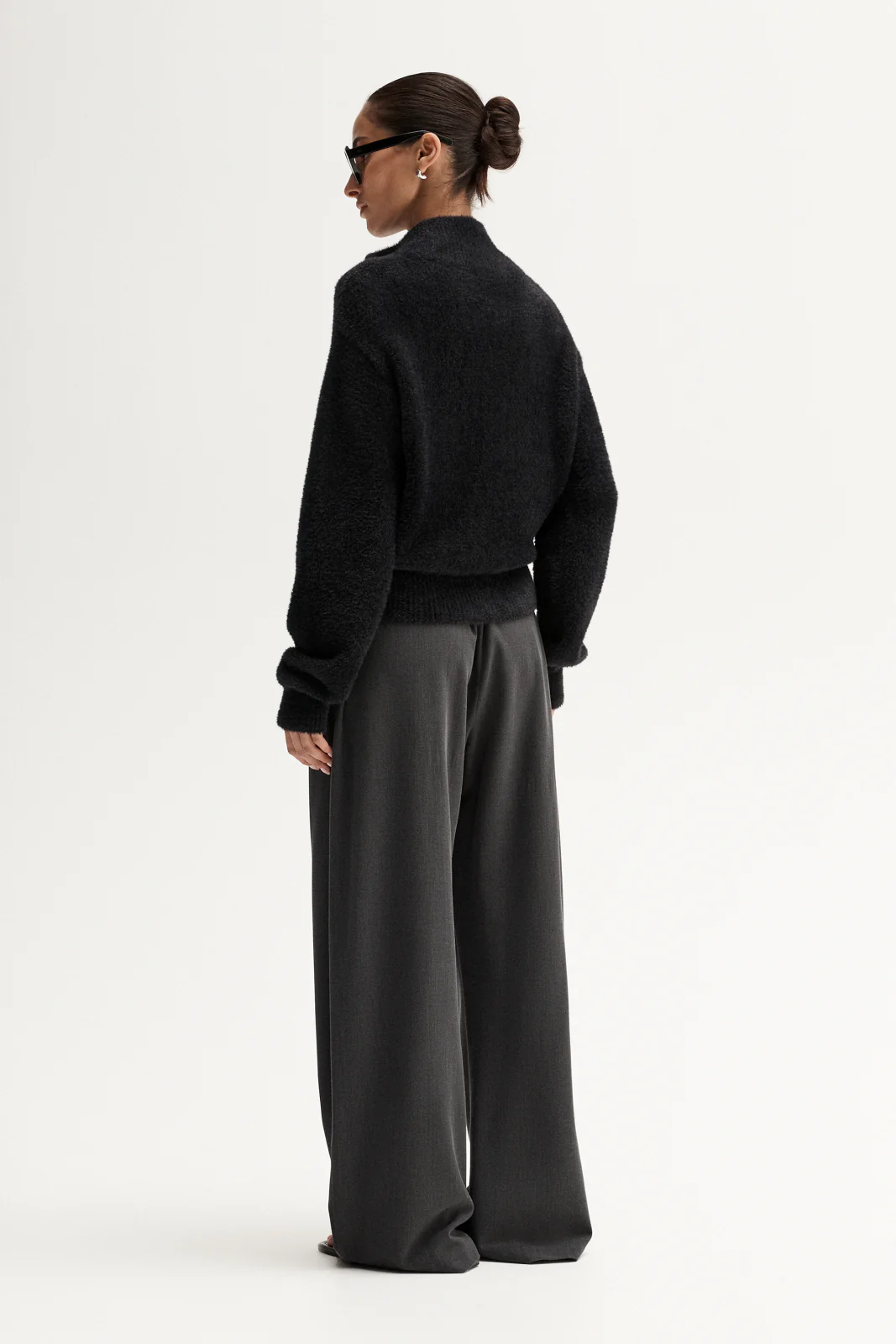 Leon Knit Cardigan in Black - Image 4