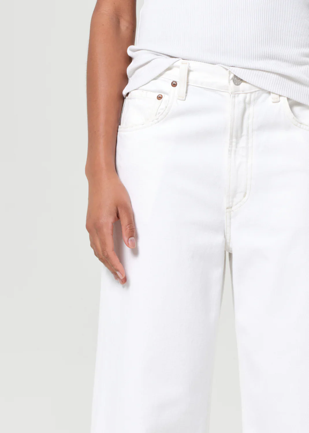Low Curve Jean in Milkshake - Image 5