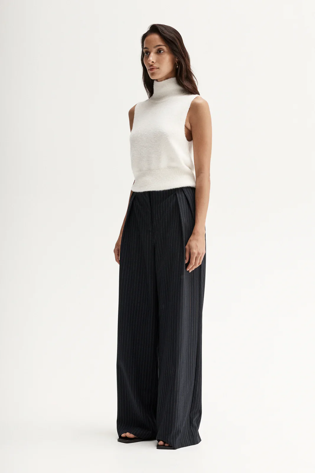 Ronnie Knit in White - Image 4