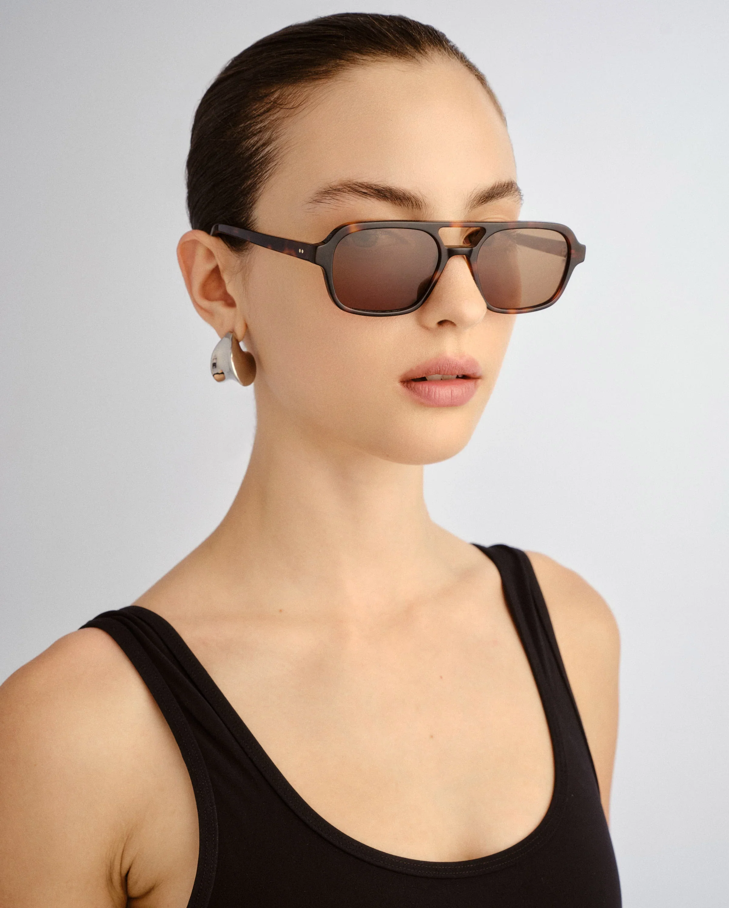 The Dusty Sunglasses in Classic Tortoise - Image 4
